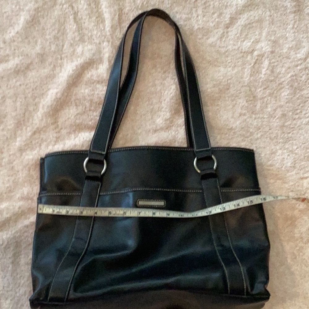 Nine West black large purse gently used.